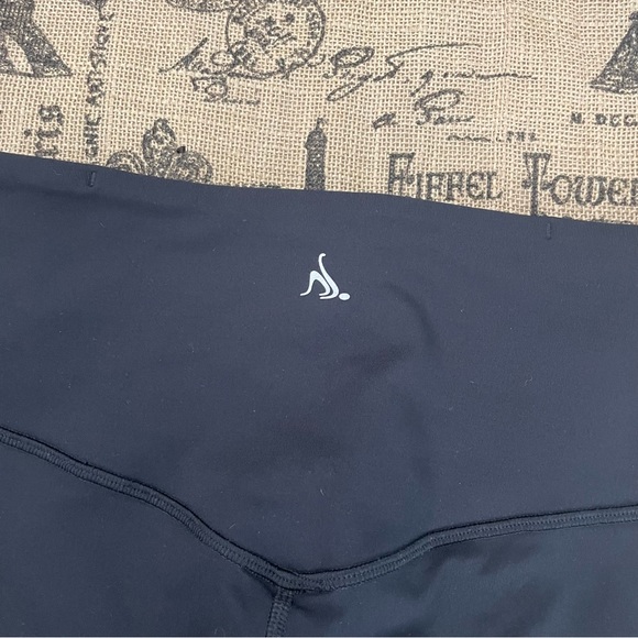 Nancy Rose Performance Black Ripped Slits High Rise Front Pocket Legging Size 6 - Picture 13 of 16